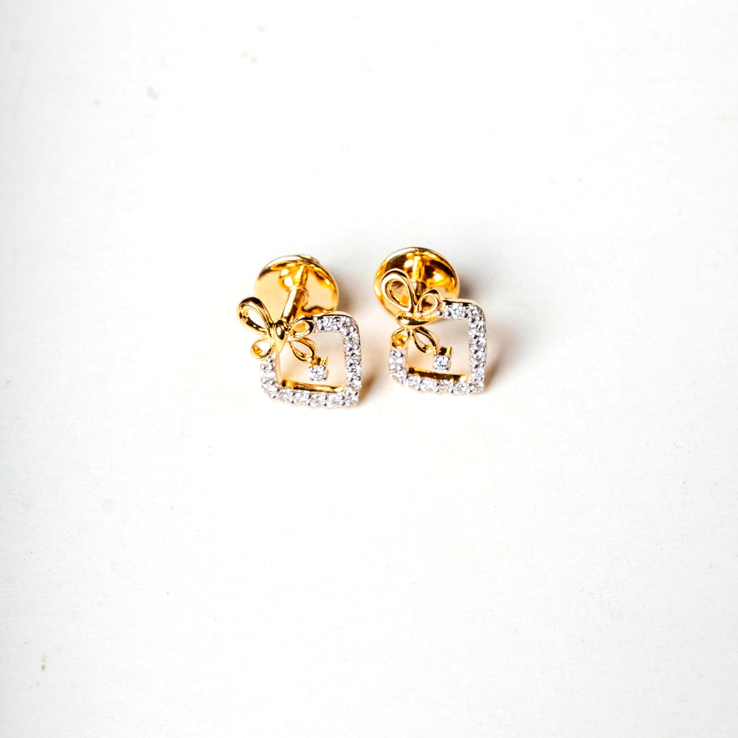 Divienne's Aria Natural Diamonds Earrings